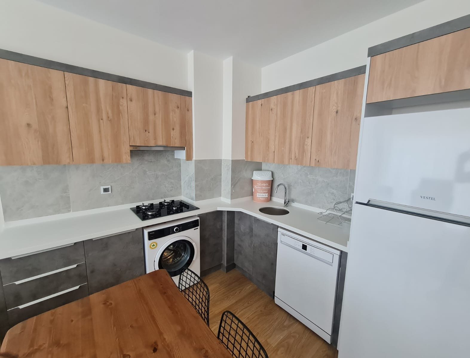 EKPA 1207 Sitesi’nde Havuzlu, Güvenlikli ve Eşyalı Kiralık Daire - Resim 6
