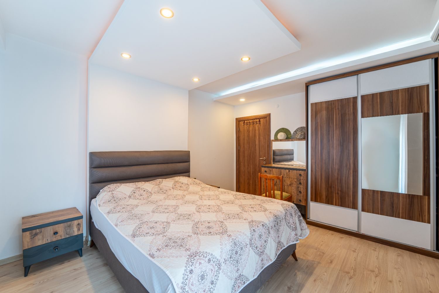 Antalya Konyaaltı Arapsuyu Sahile Yakın Full Eşyalı 2+1 Kiralık Daire - Resim 11