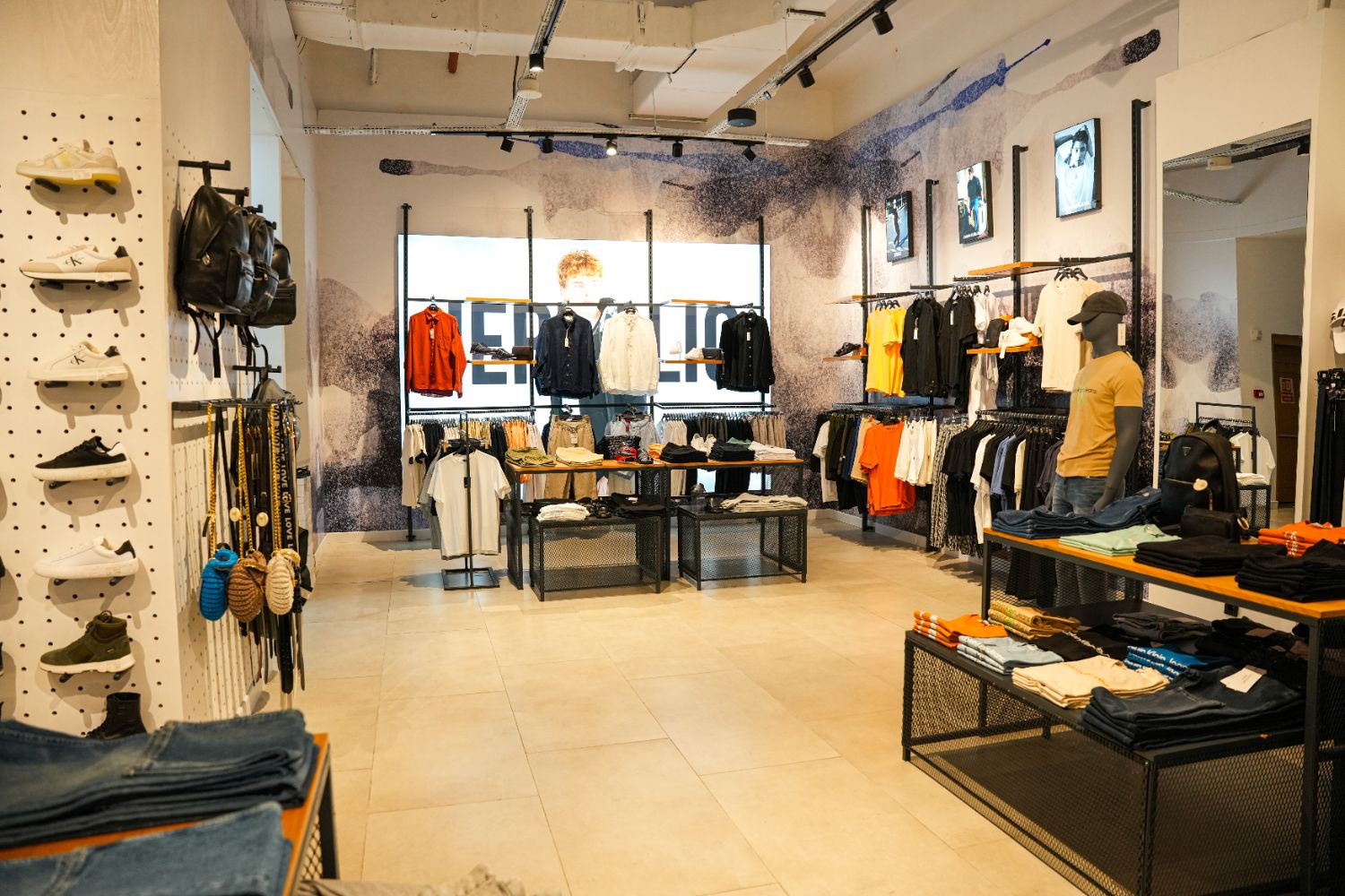 Turnkey Fashion Store in Antalya Agora Mall – Fully Renovated, 5 Top Brands - Resim 8