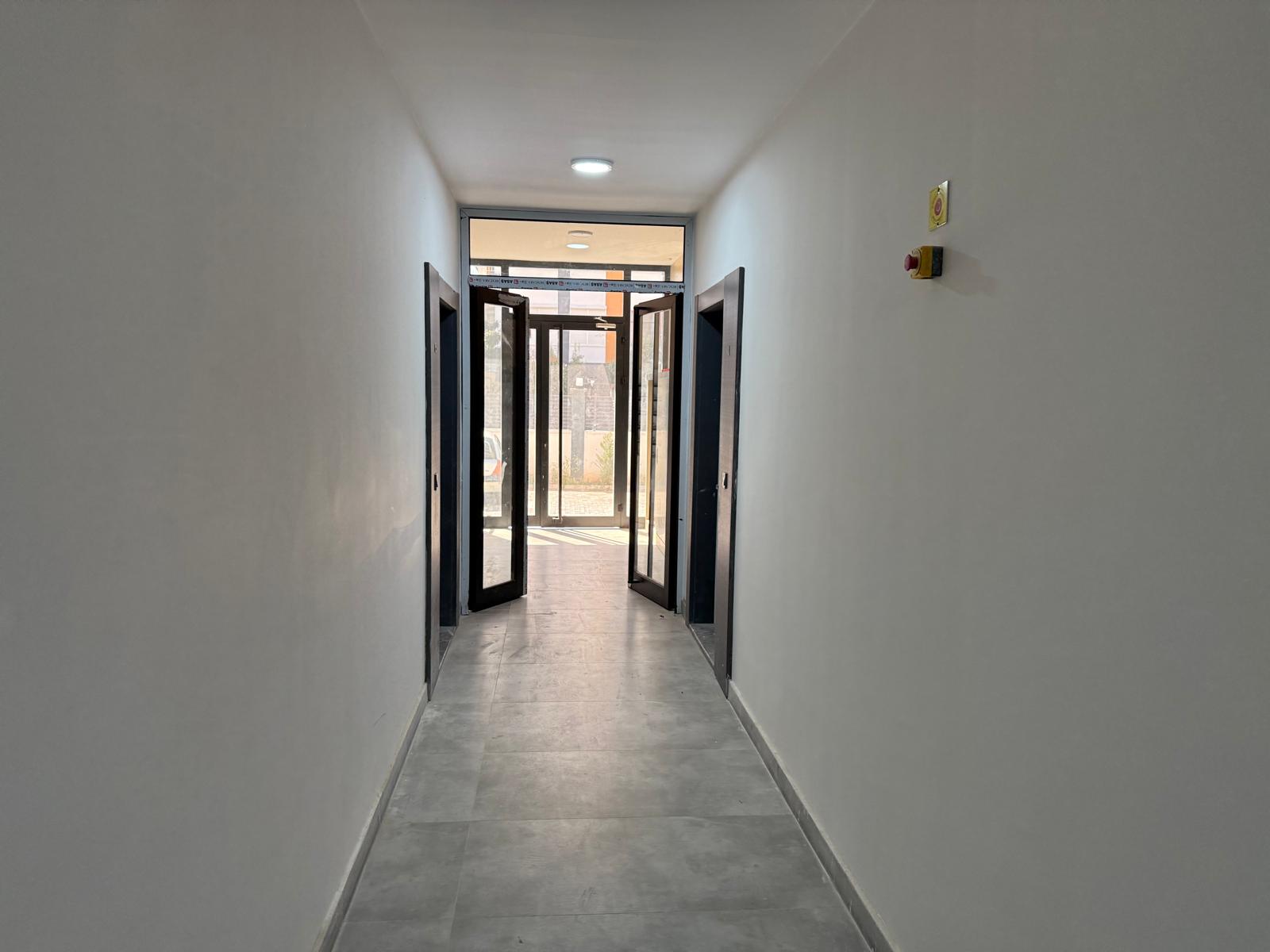Triada Akdeniz’de Kiralık 1+1 Sıfır Daire | Havuzlu Site, Otoparklı, Güvenlikli - Resim 17